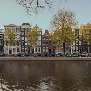 The Pavilions Amsterdam, The Toren Hotell