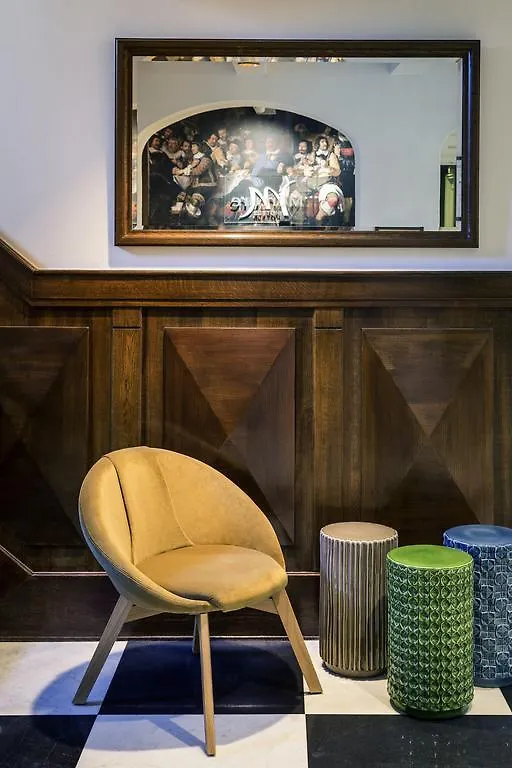 Mercure Hotel Amsterdam Centre Canal District 4*,